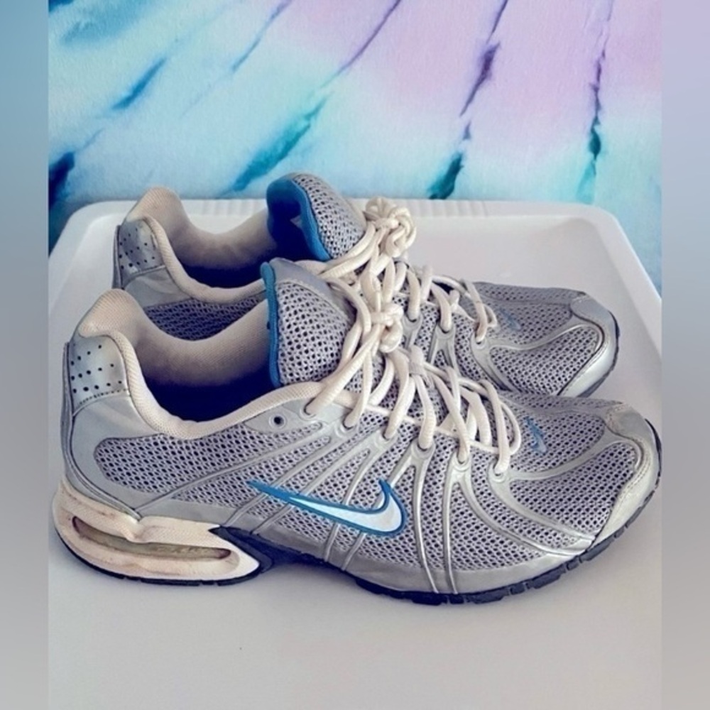 Nike Max Air Running Sneakers in White and Blue